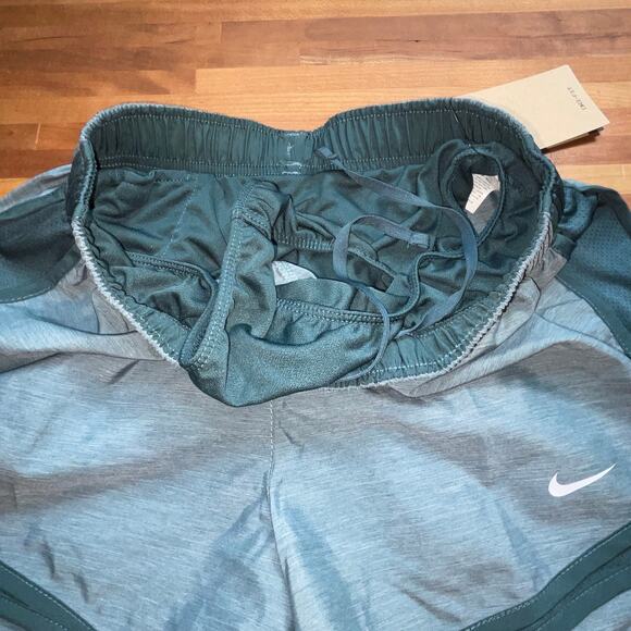 Nike Dri-Fit Tempo Womens Running Shorts deep jungle small - Picture 4 of 9
